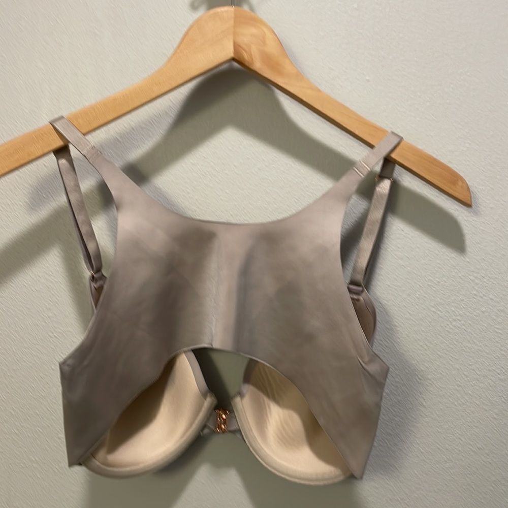 Soma Vanishing 360 Perfect Coverage woman’s gray bra - Picture 3 of 6